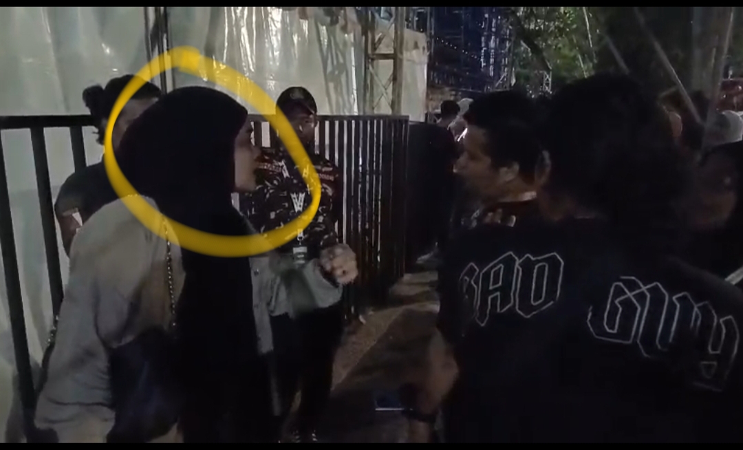 Viral! Wanita Berjilbab Hitam Ngaku Panitia Halangi Wartawan Liput Acara MQK