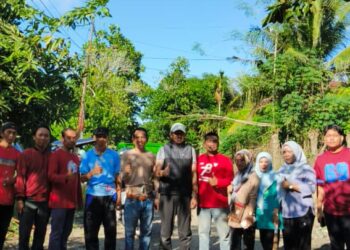 DLH Wajo Bersama Camat, Lurah dan Warga Gelar Kerja Bakti Serentak di 16 Kelurahan Kecamatan Tempe