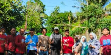 DLH Wajo Bersama Camat, Lurah dan Warga Gelar Kerja Bakti Serentak di 16 Kelurahan Kecamatan Tempe