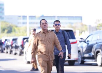 Bupati Wajo Hadiri Penyerahan Bantuan Benih dan Alsintan, Tegaskan Komitmen Dukung Swasembada Pangan