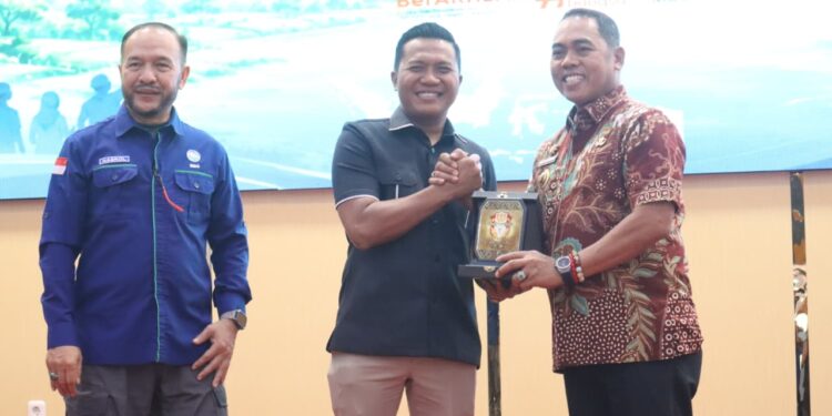 Sekolah Lapang BMKG Dibuka, Andi Rosman Dorong Petani Wajo Lebih Paham Informasi Cuaca