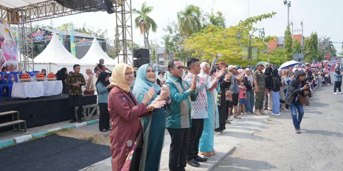 Bupati Wajo Hadiri Sengkang Silk Fashion Karnaval, Sutera Lokal Didorong Tembus Pasar Nasional