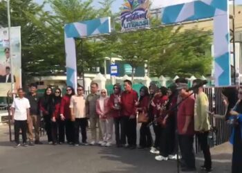 Sekda Armayani Bersama Kadis Perpustakaan Lepas Gempur Pustaka, Literasi Menyasar Sekolah